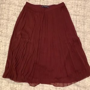 Abercrombie & Fitch maroon midi skirt - size small & NWT!